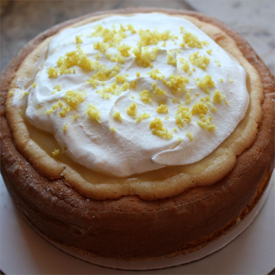 Lemon Lovers Luscious Cheesecake Pie 