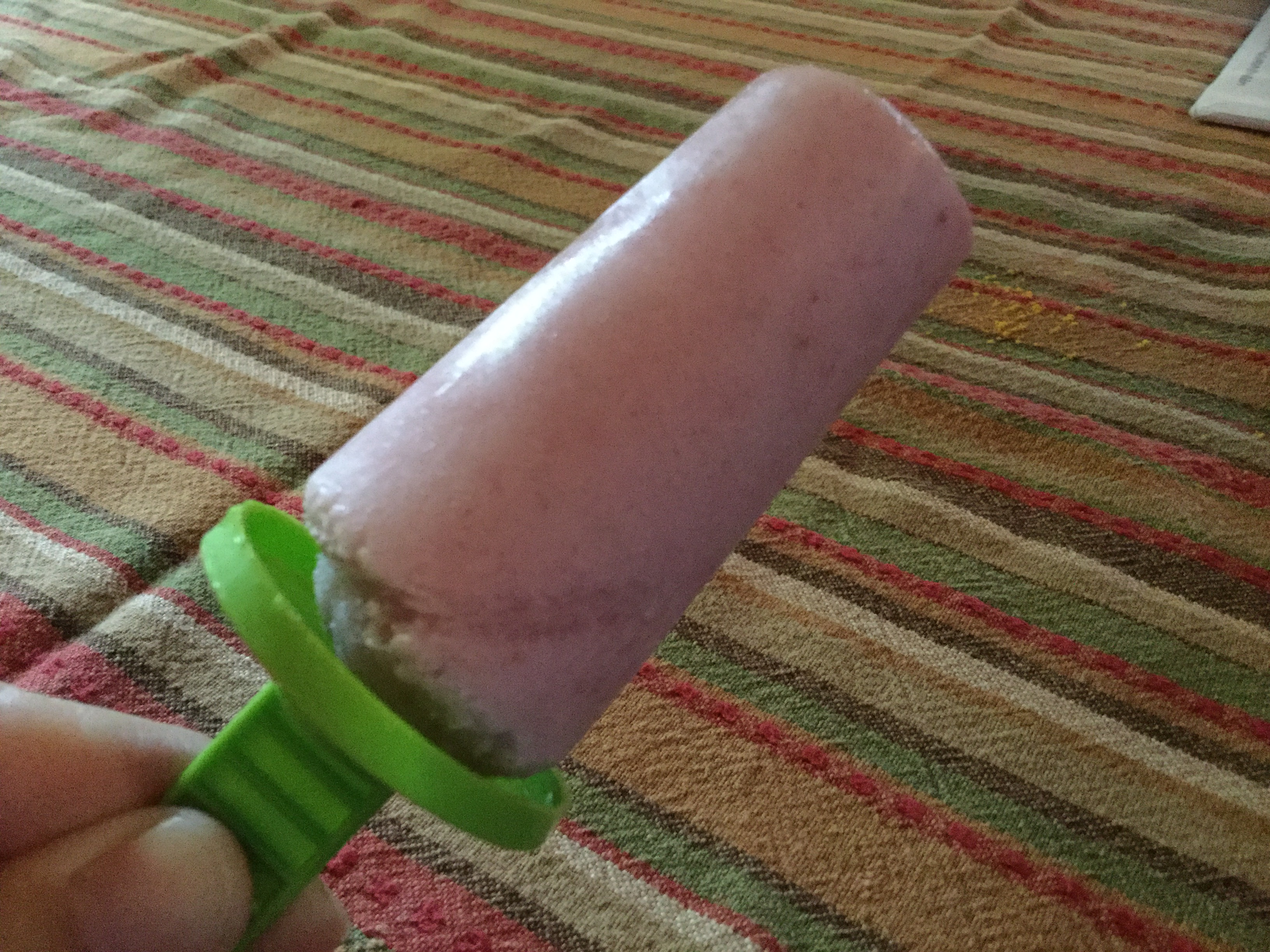 Strawberry Lime Smoothie Pops 