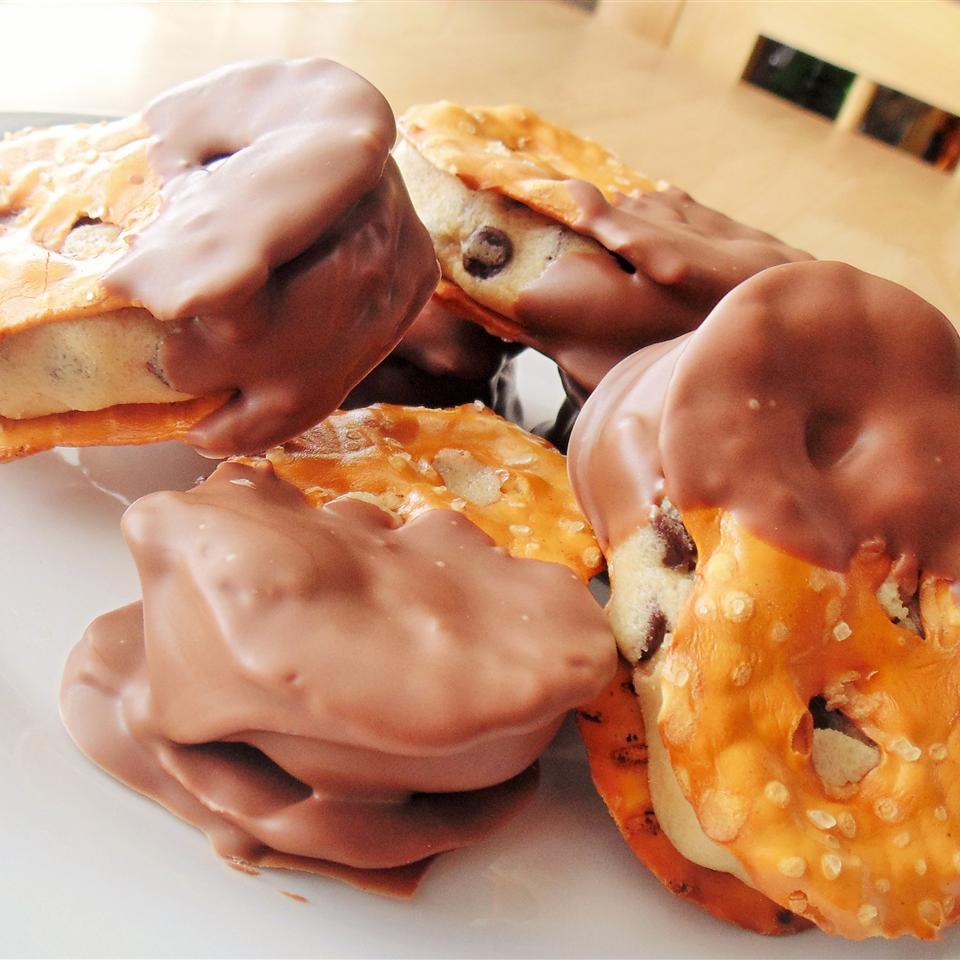 Chocolate and Cookie Dough Pretzel Crisps&reg; Sandwiches 