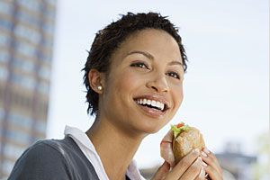 eating-healthy-sandwich