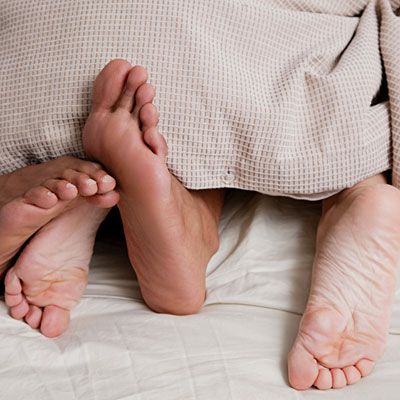 couple-feet-sheets