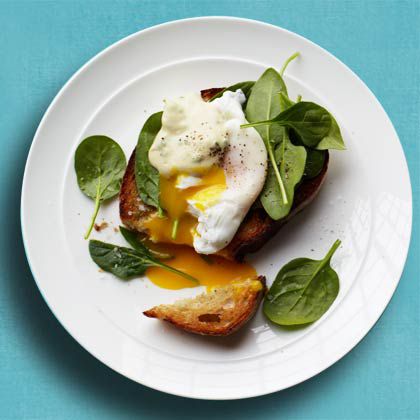 Crostini with Spinach, Poached Egg, and Creamy Mustard Sauce 