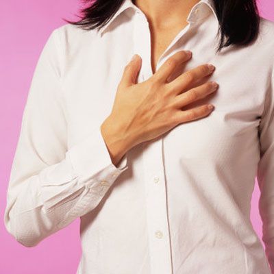 woman-heart-symptoms