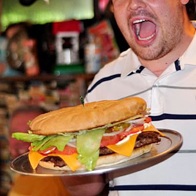 West Virginia: Hillbilly Hotdogs' 10-pound burger