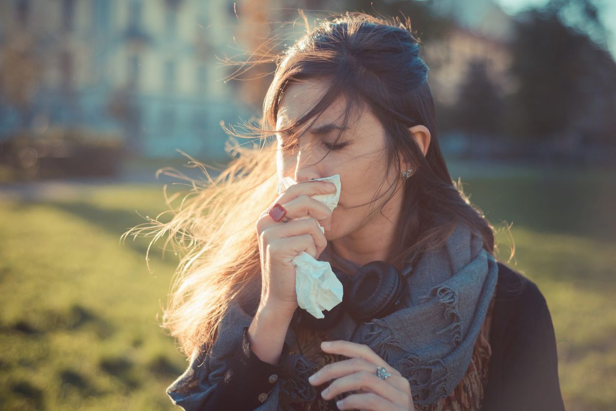 cold-flu-blow-nose-sick