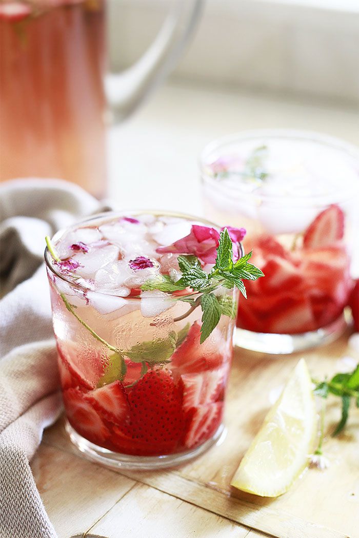 low-cal-cocktails-rose-sangria