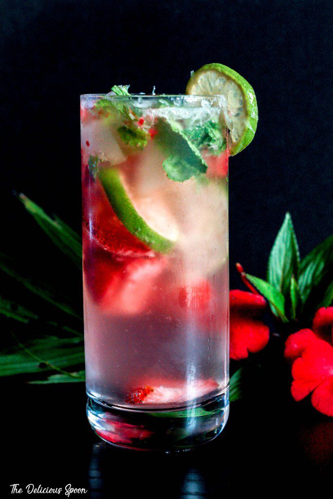 low-cal-cocktails-strawberry-mojito