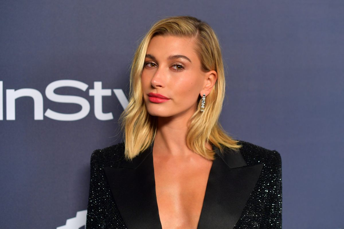 BEVERLY HILLS, CALIFORNIA - JANUARY 05: Hailey Bieber attends The 2020 InStyle And Warner Bros. 77th Annual Golden Globe Awards Post-Party at The Beverly Hilton Hotel on January 05, 2020 in Beverly Hills, California. (Photo by Matt Winkelmeyer/Getty Images for InStyle)