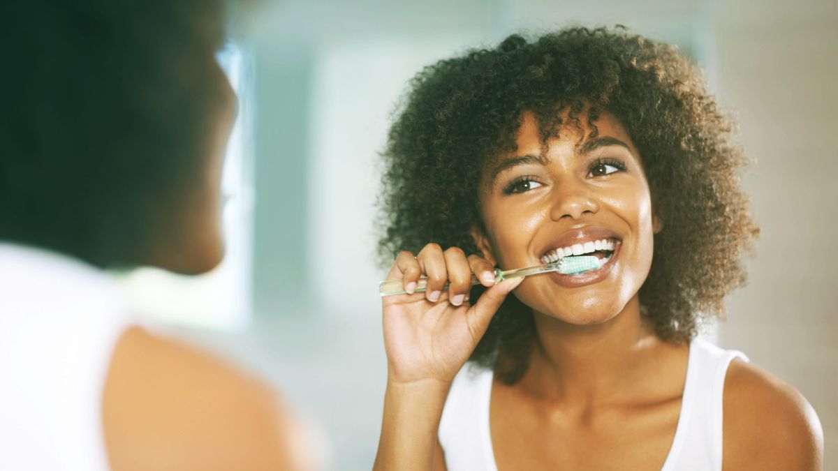 BEST-Natural-ToothpastePaste-GetTyimages-500925043