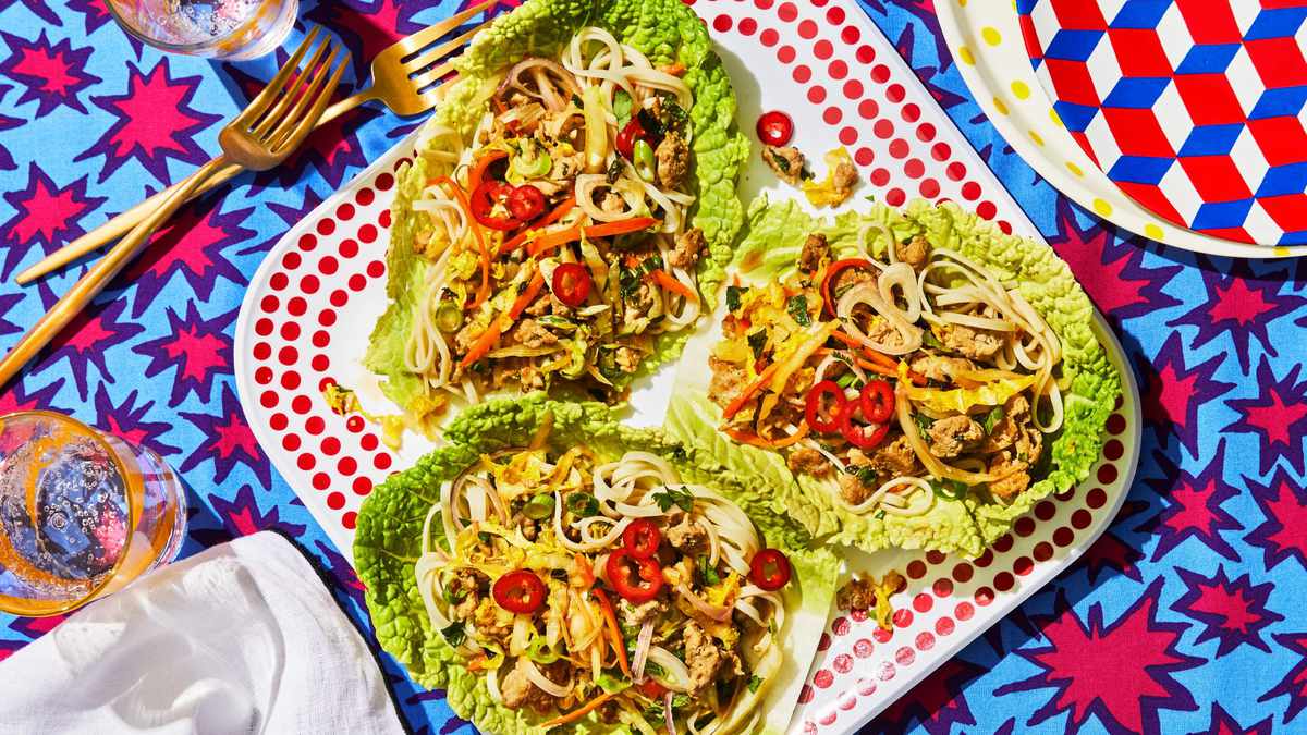 Turkey-And-Rice-Noodle-Veggie-Cups-Print-Aug-2021-HTH_JULAUG2021_WELL_FOOD_003-2