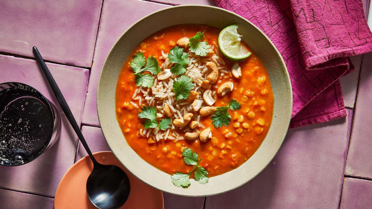 Red-Curry-Lentil-and-Pumpkin-Soup-Print-Sept-2021-HTH_SEPT2021_WELL_FOOD107