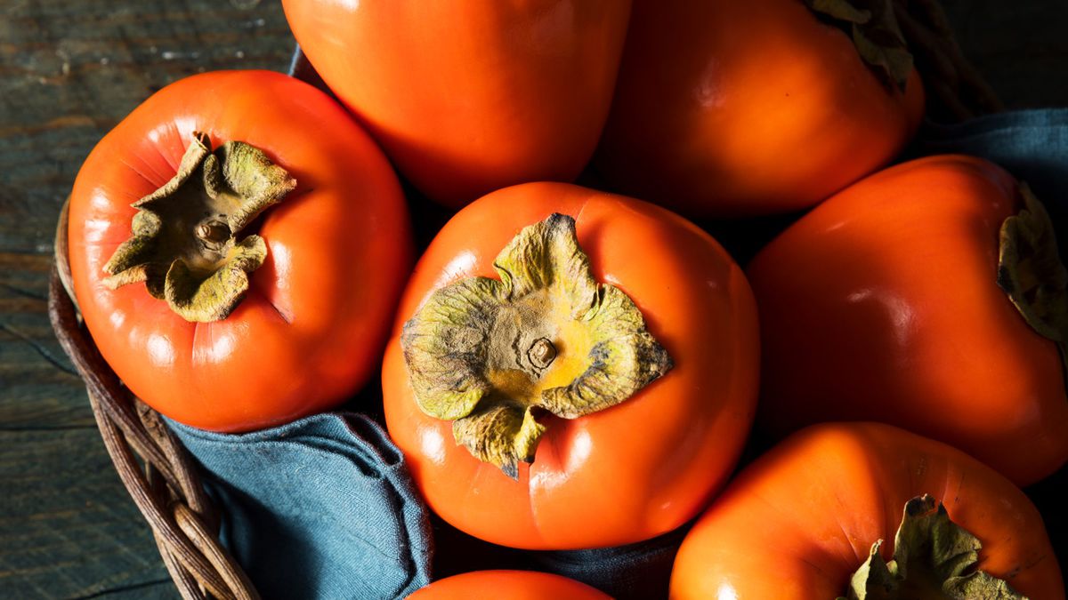 Persimmons-Winter-Produce-GettyImages-629953488