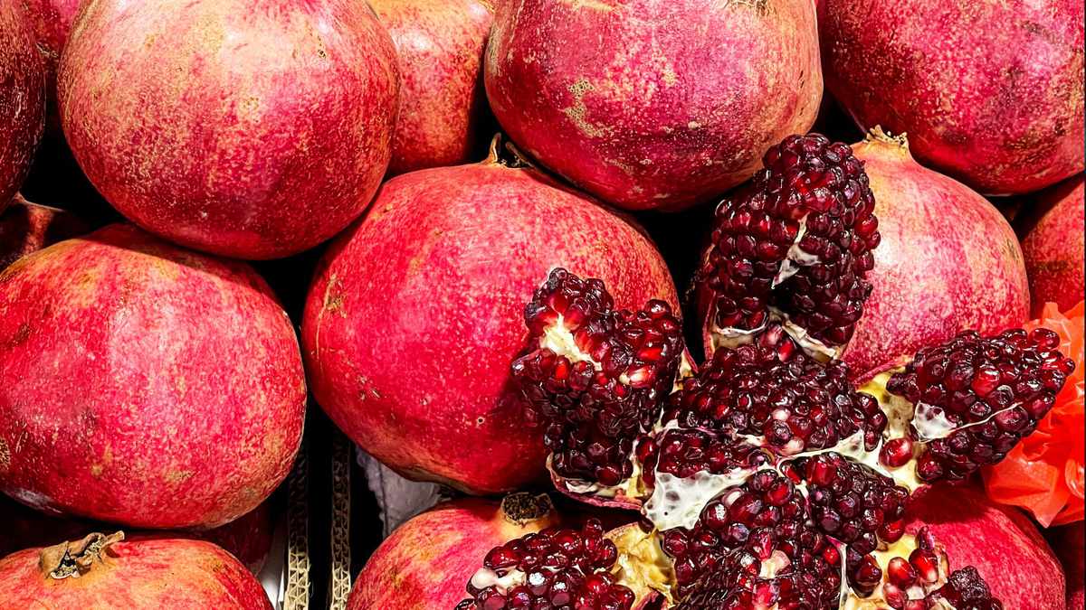 Pomegranate-Winter-Produce-GettyImages-1356592267