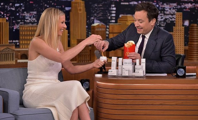 gwyneth-paltrow-and-jimmy-fallon-eat-french-fries-dipped-in-goop-skin-cream