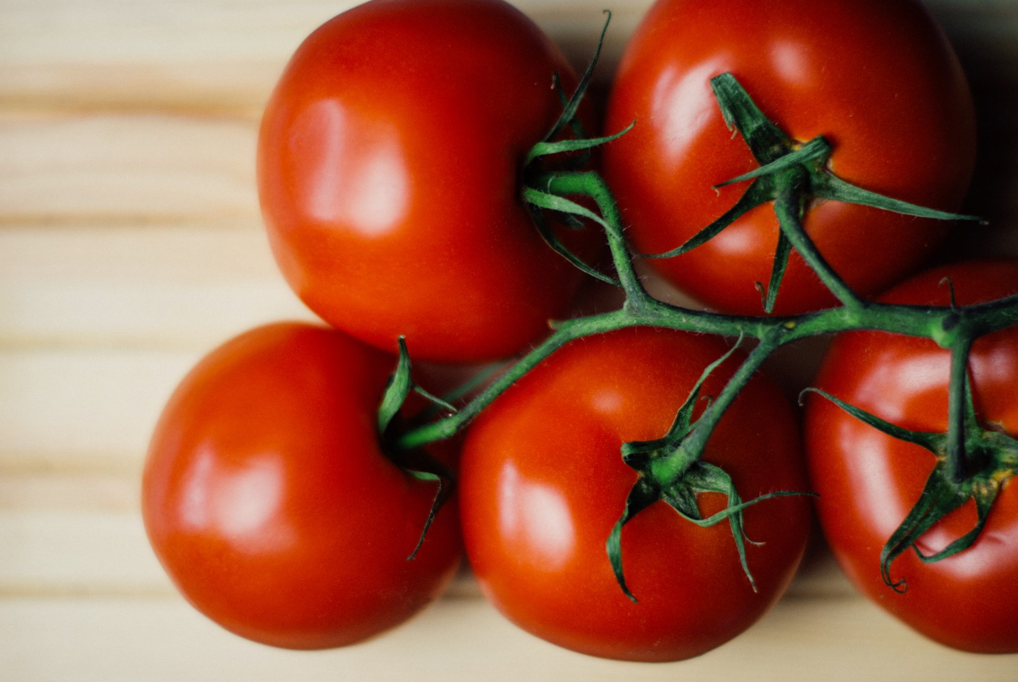 food-wood-tomatoes.jpg