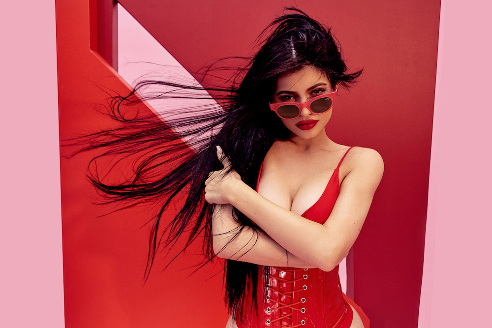 Kylie wearing her sunglasses collab with Quay