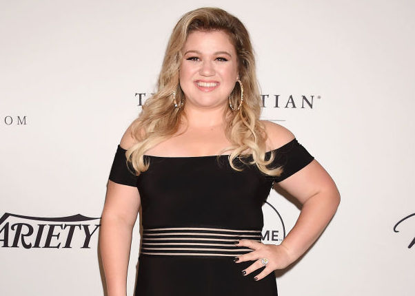 Picture of Kelly Clarkson Black Dress