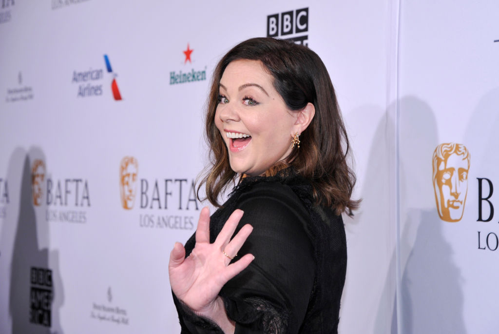melissa mccarthy passed out ham sandwiches at the golden globes