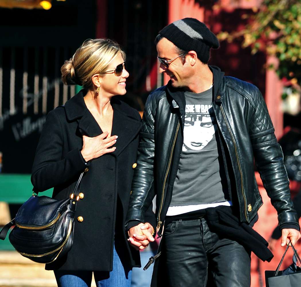 ennifer Aniston and Justin Theroux SEPTEMBER 18 2011