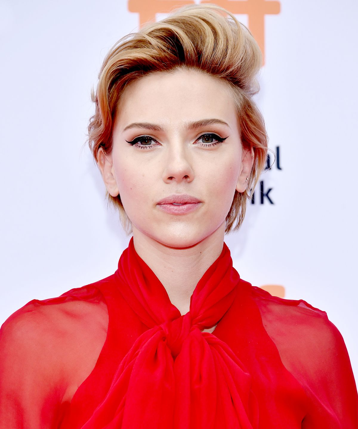 Scarlett Johansson Transformation - TOUT