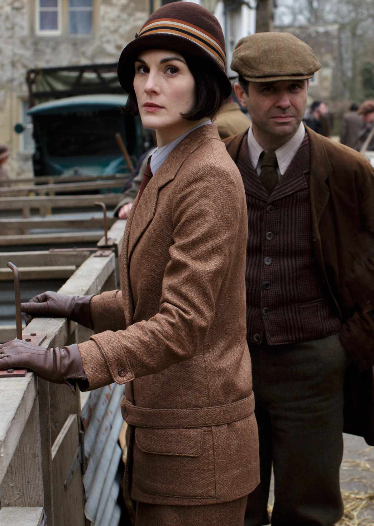 Michelle Dockery as Lady Mary and Andrew Scarborough as Mr. Drewe