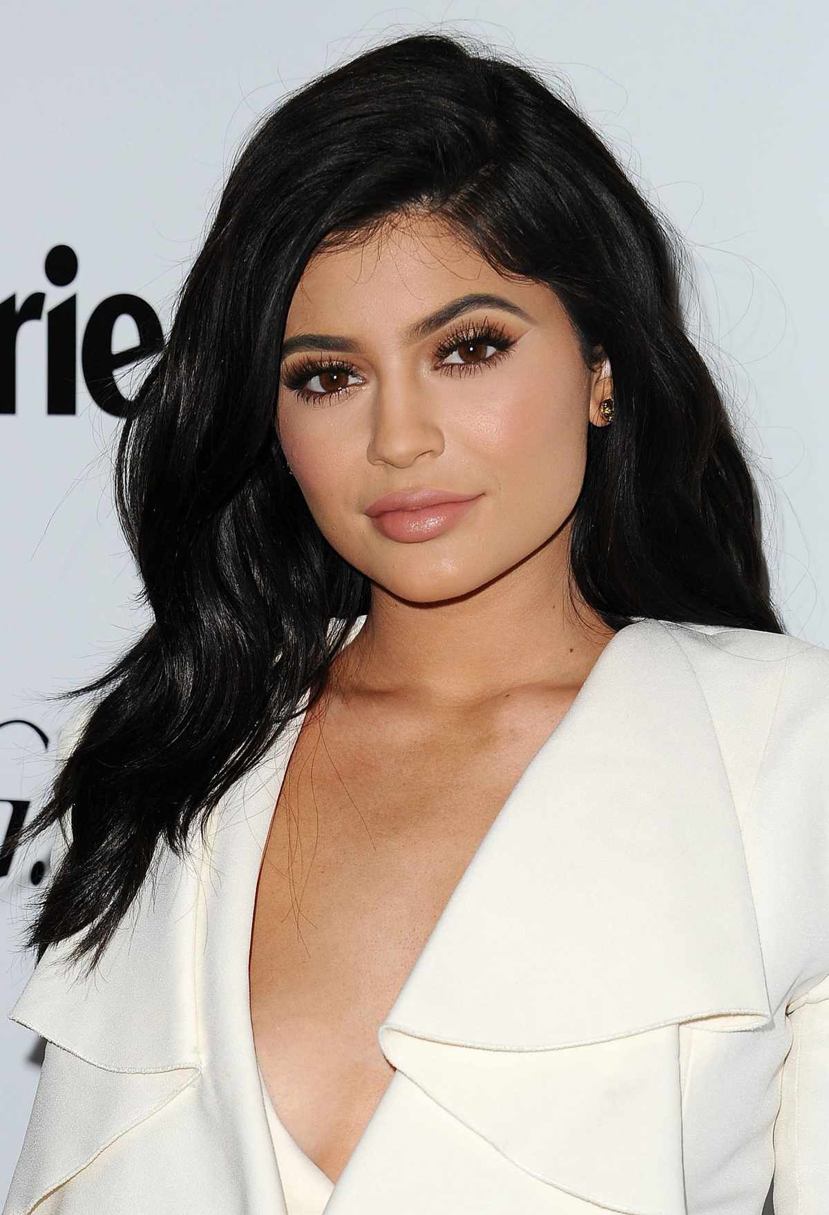 WRN Request: Kylie Jenner Dyes Her Hair Peach for Coachella