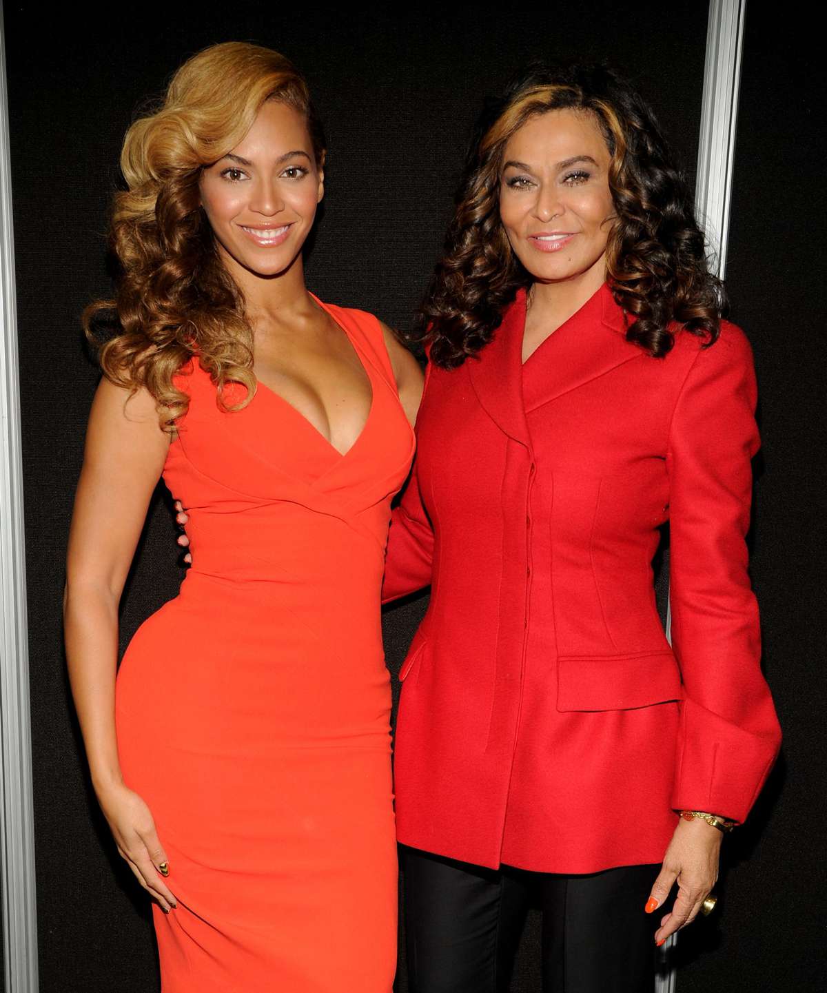 Tina & Beyonce Knowles LEAD