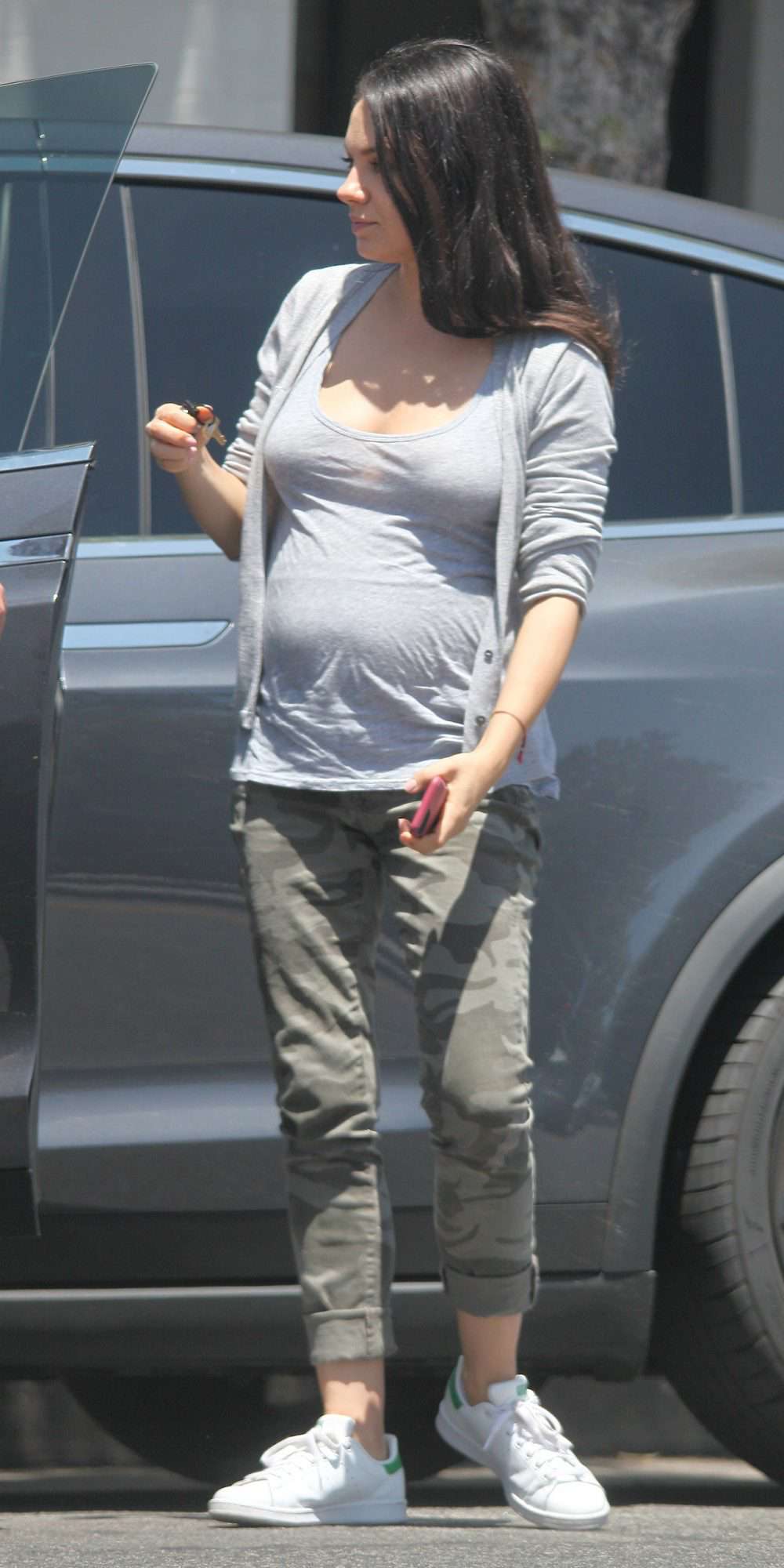 Mila Kunis Maternity Style - Lead