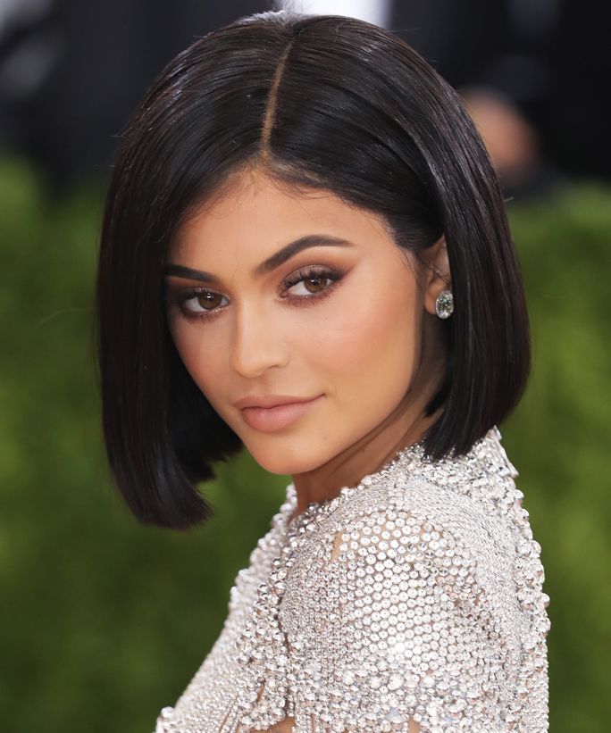 NEW YORK, NY - MAY 02:  Kylie Jenner attends the "Manus x Machina: Fashion In An Age Of Technology" Costume Institute Gala at Metropolitan Museum of Art on May 2, 2016 in New York City.  (Photo by Neilson Barnard/Getty Images for The Huffington Post)