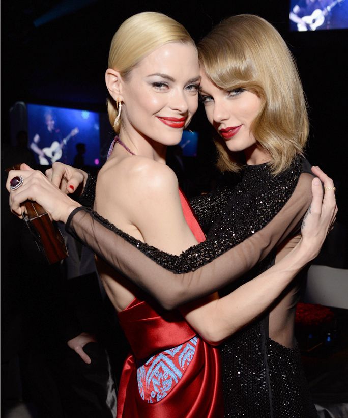 Jaime King and Taylor Swift - Lead