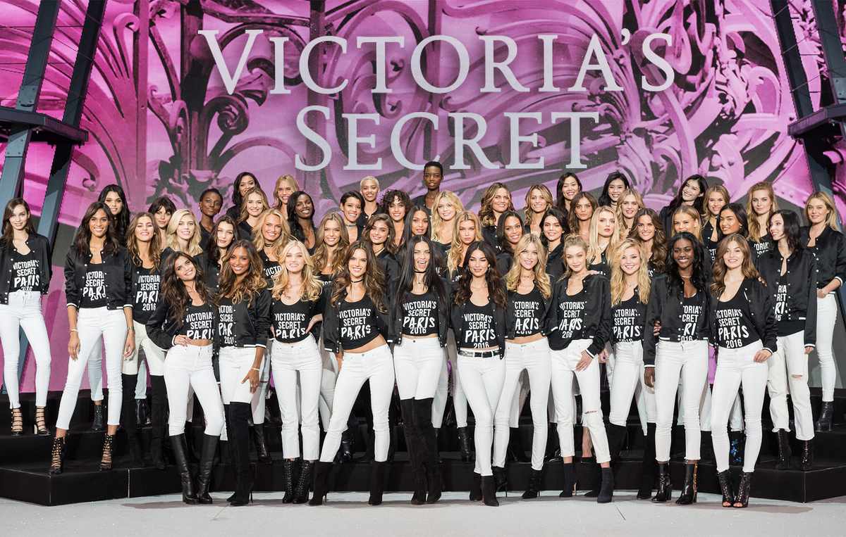 Posing for the Victoria's Secret 2016 Class Photo