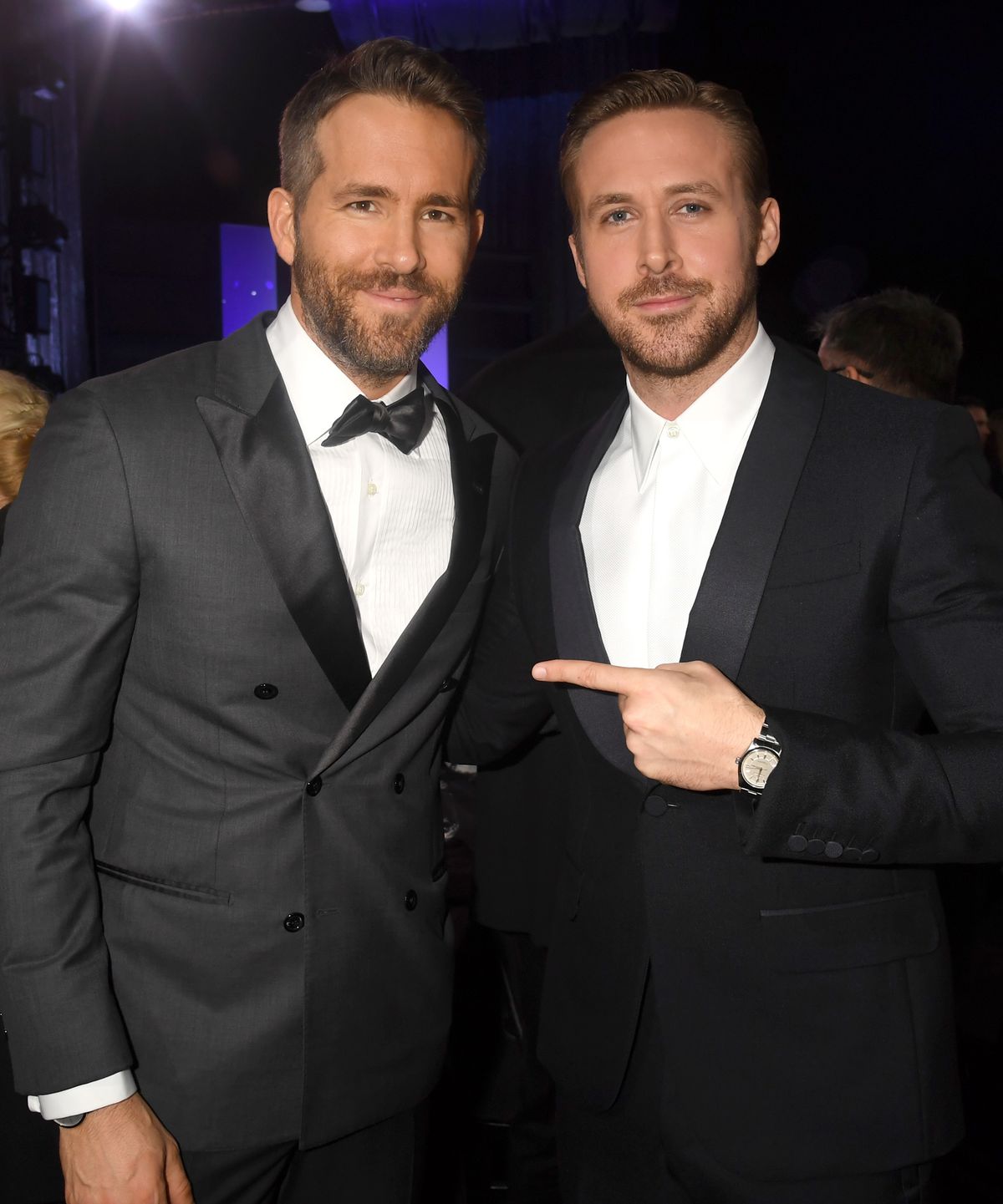 Actors Ryan Reynolds (L) attend Ryan Gosling attend The 22nd Annual Critics' Choice Awards at Barker Hangar on December 11, 2016 in Santa Monica, California.