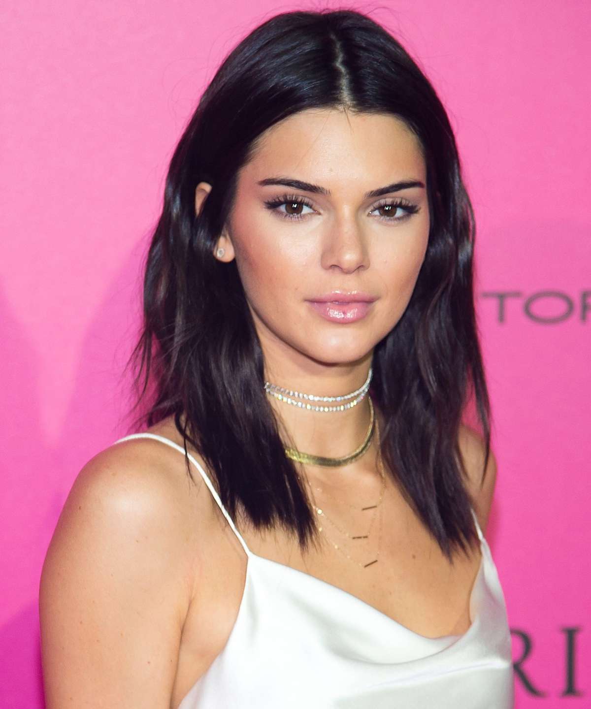 Kendall Jenner Necklace Picks - LEAD