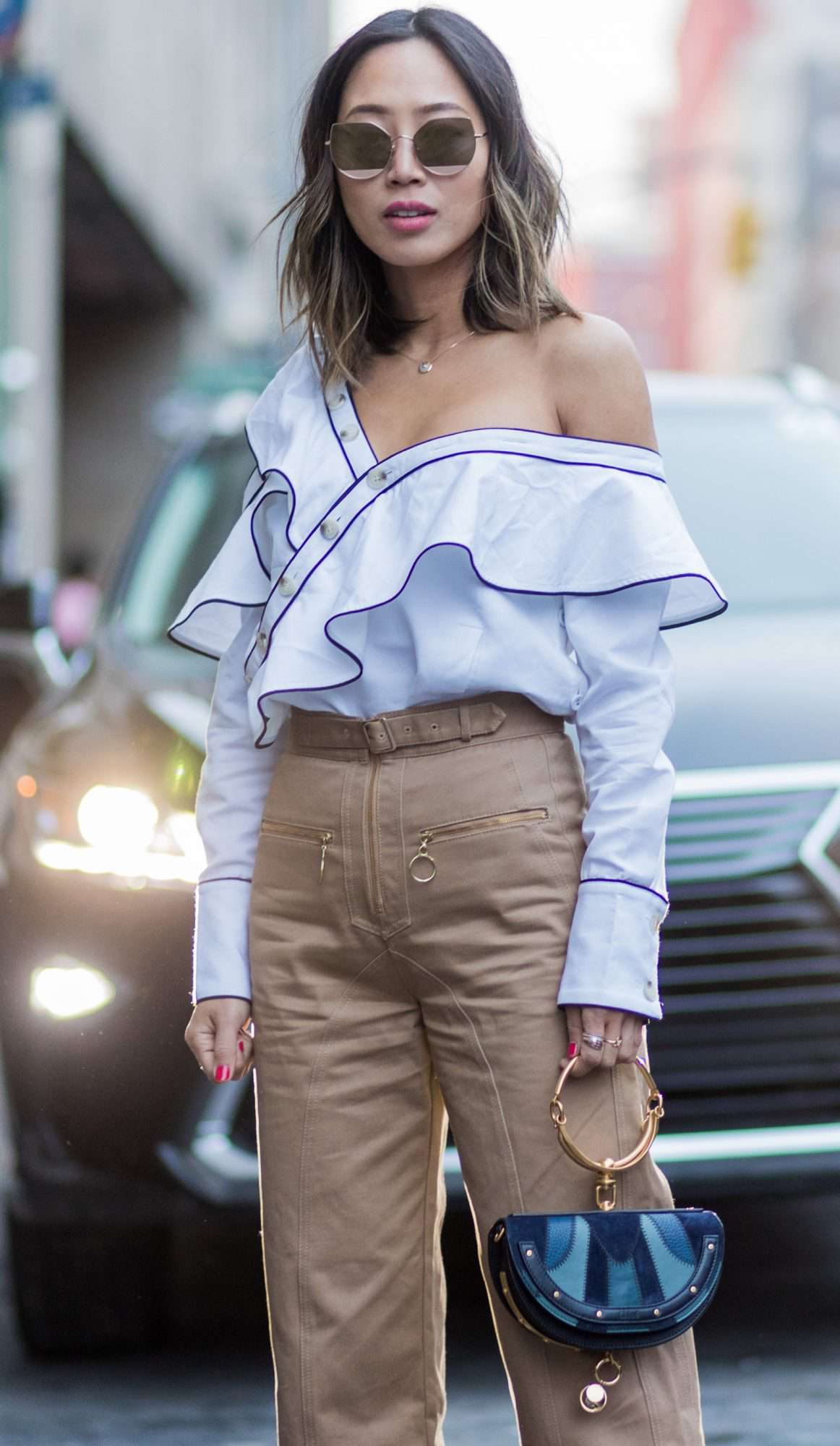 RUFFLED OFF-THE-SHOULDER TOP