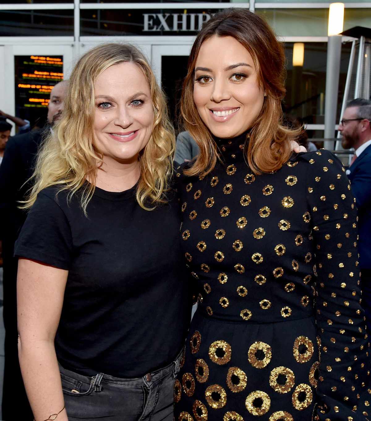 Actors Amy Poehler (L) and Aubrey Plaza at the premiere of Neon's "Ingrid Goes West" at ArcLight Hollywood on July 27, 2017 in Hollywood, California.  (Photo by Alberto E. Rodriguez/Getty Images)