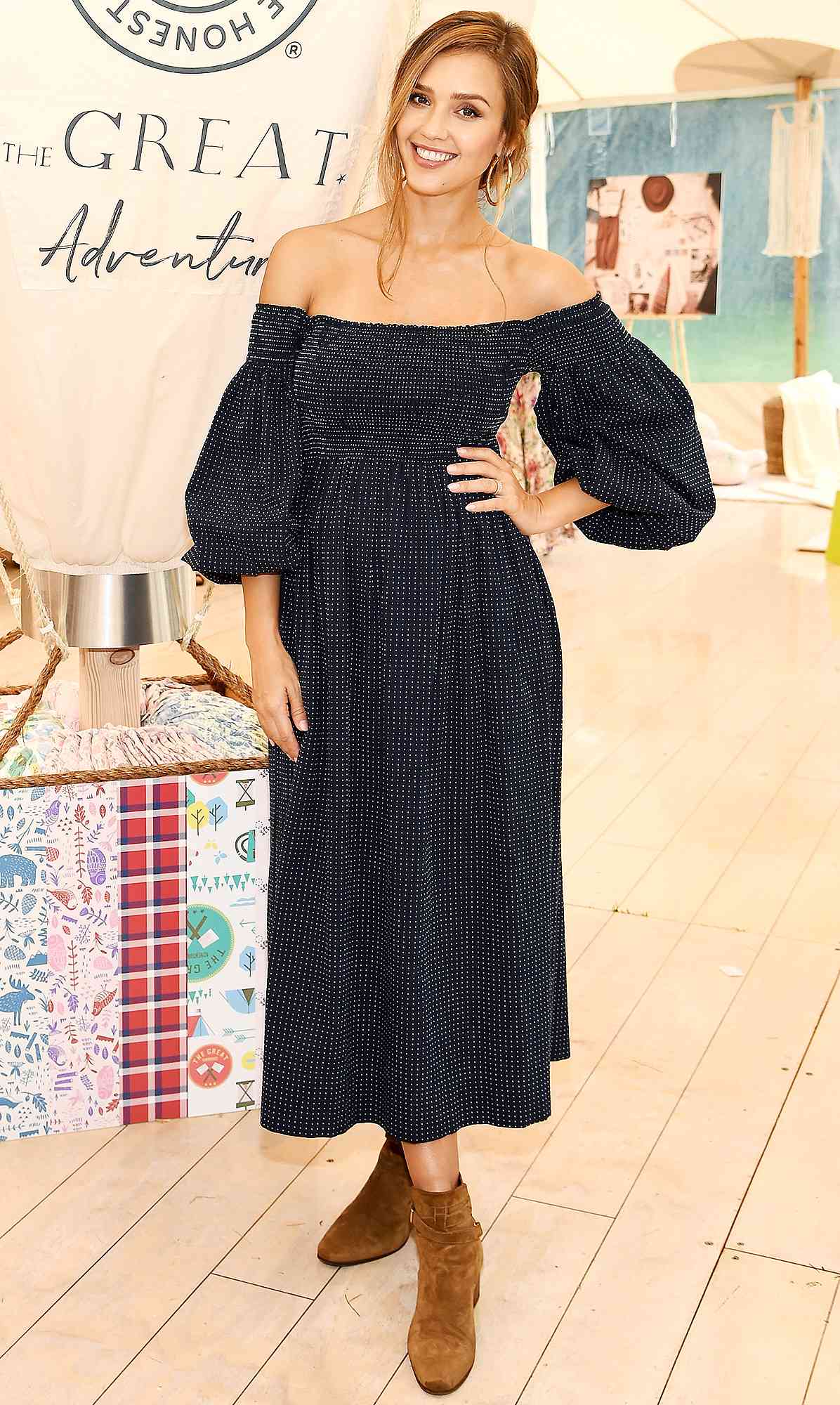 Honestly Chic! Shop 8 Outfits from Jessica Alba's California Casual Pregnancy Style