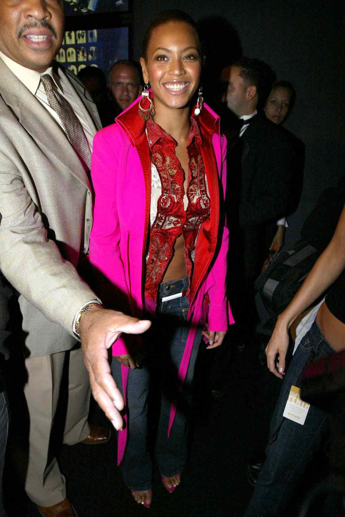 Beyonce attends Gianfranco Ferre Spring 2004