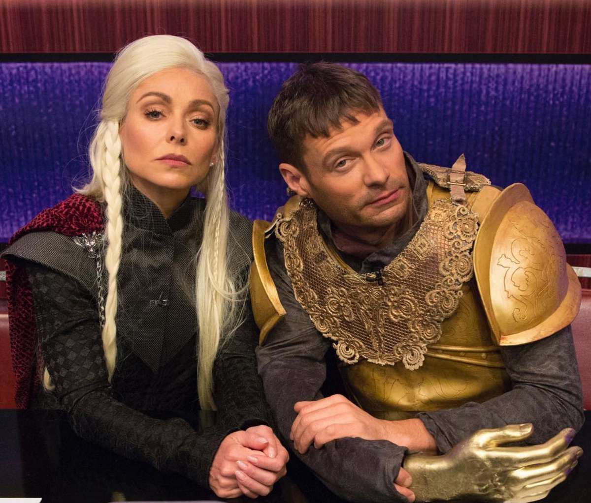 Kelly Ripa and Ryan Seacrest as Daenerys Targaryen and Jaime Lannister