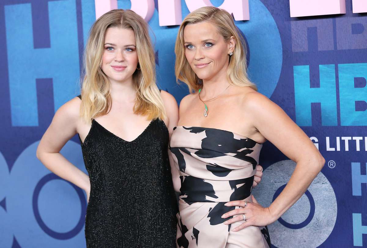 Reese Witherspoon Ava Phillippe - LEAD
