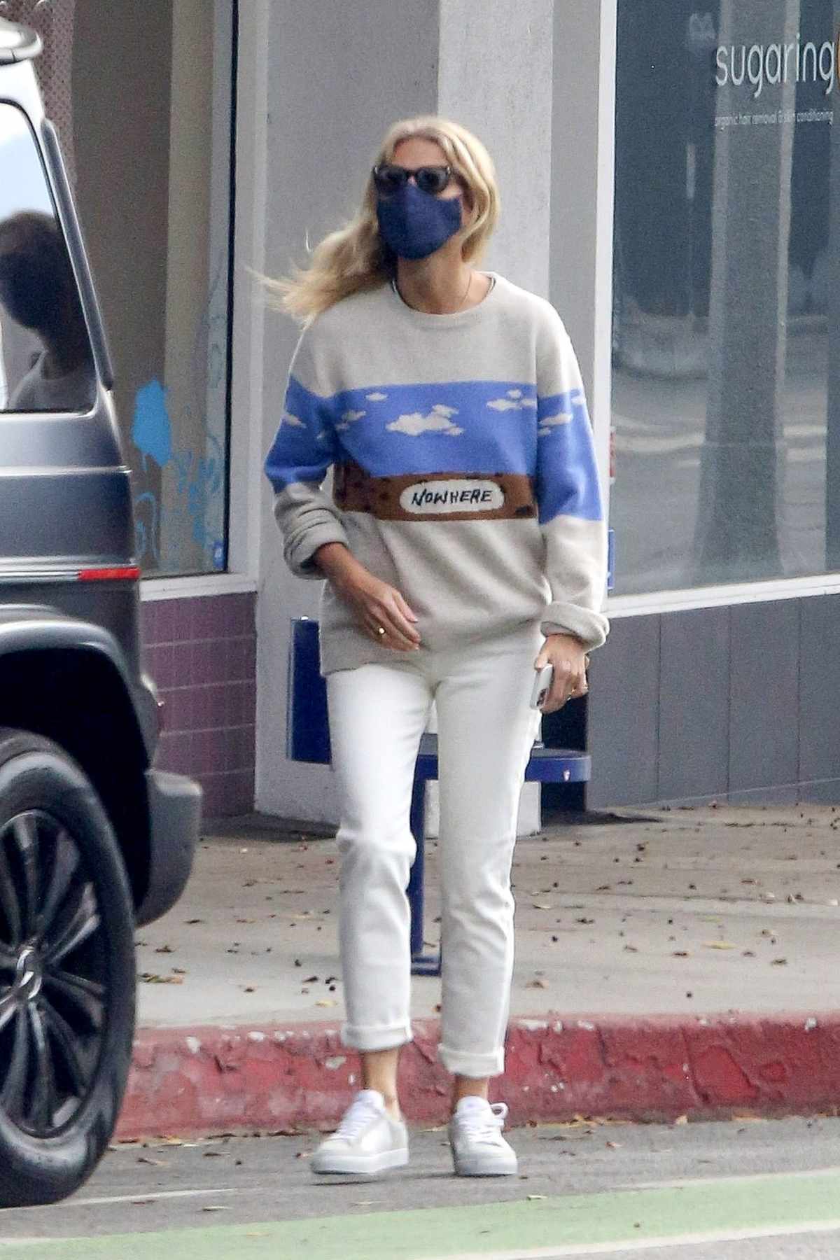Gwyneth Paltrow Sends a Message in White Pants