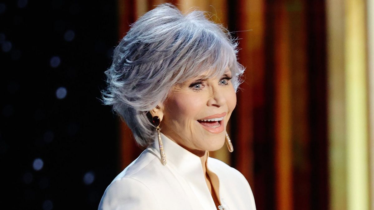 The $7 Shampoo 26,000 People (Including Jane Fonda) Trust to Keep Their Gray and Blonde Hair Shimmering