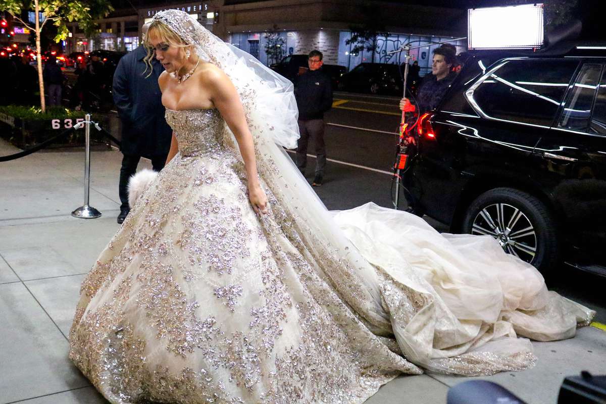 Jennifer Lopez's Marry Me Wedding Gown Weighed Almost 100 Pounds