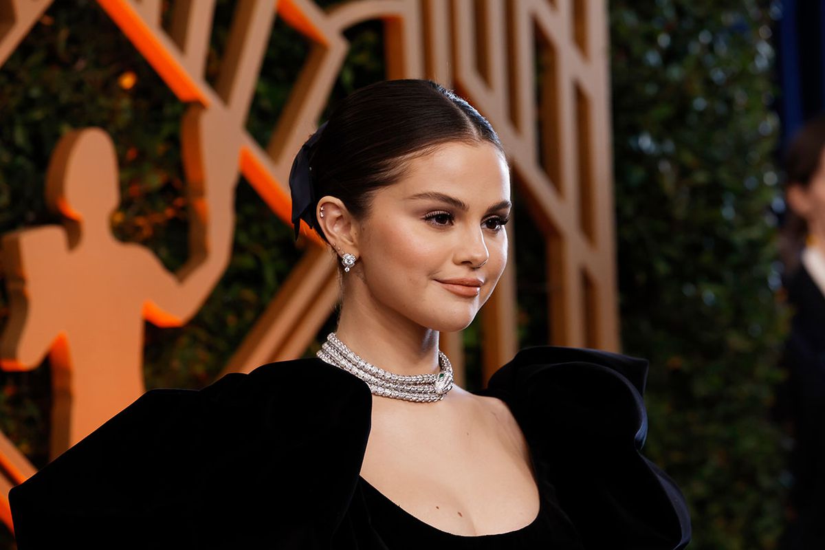 Selena Gomez wears a slick bun hairstyle at the 2022 SAG Awards.