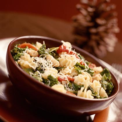 Pasta With White Beans and Kale 