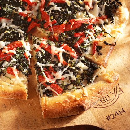 Spinach-and-Roasted Red-Pepper Pizza 