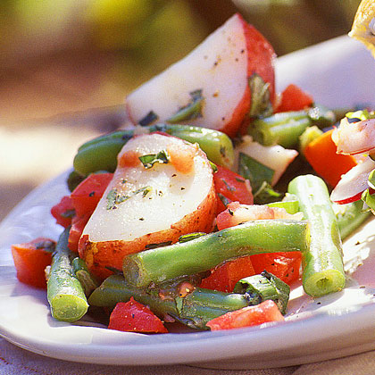 Herbed Potato Salad with Green Beans and Tomatoes 