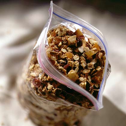 Crunchy Granola with Dried Fruit 