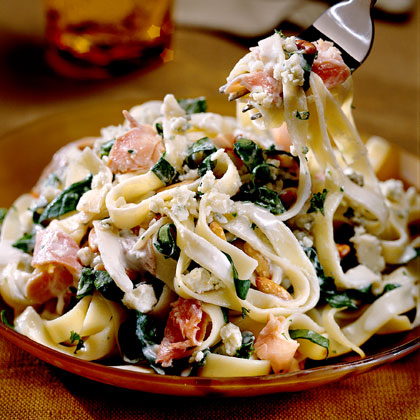 Fettuccine with Blue Cheese Sauce 