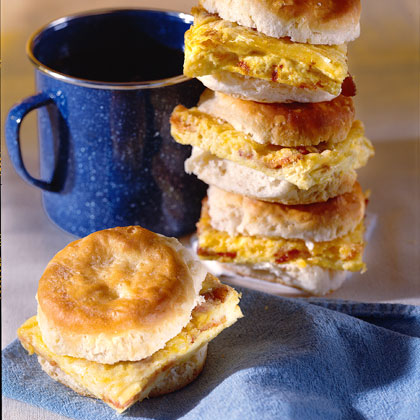 Deluxe Omelet Biscuits 