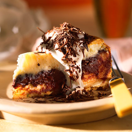 Warm Fudge-Filled Cheesecake 